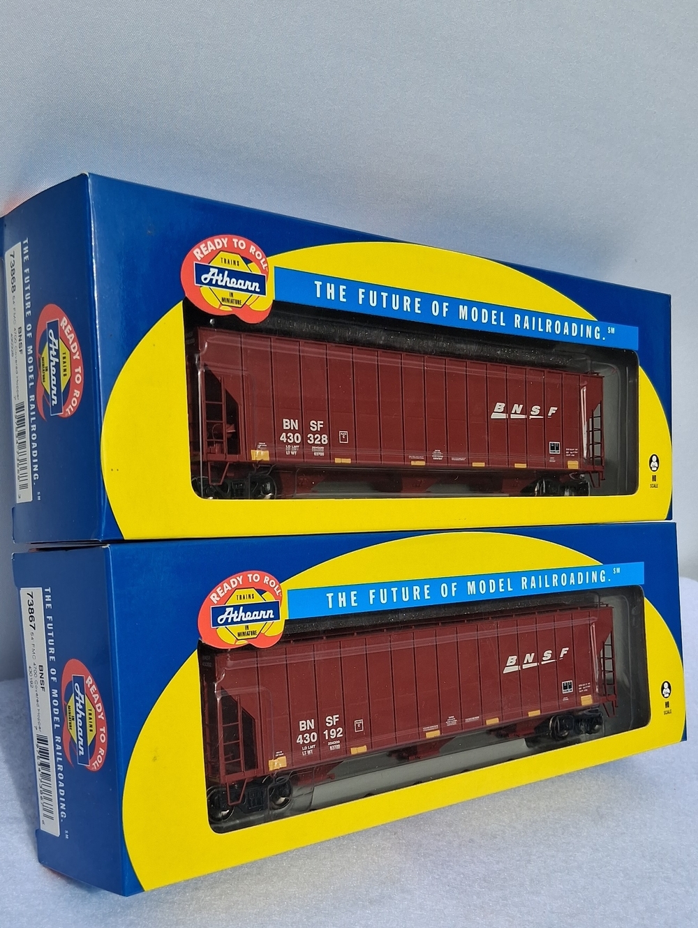 Athearn HO Scale Covered Hopper Freight Cars